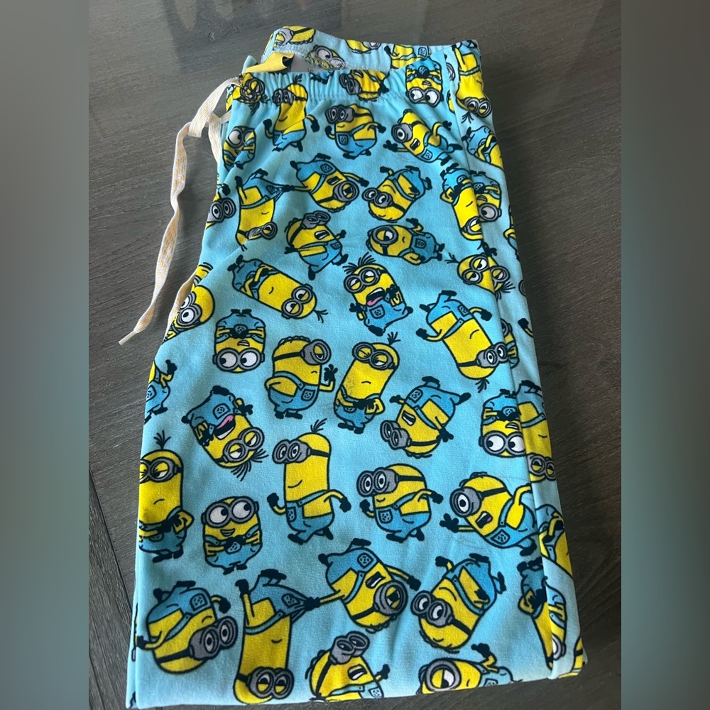 Women’s Minions lounge pajama pants - large
